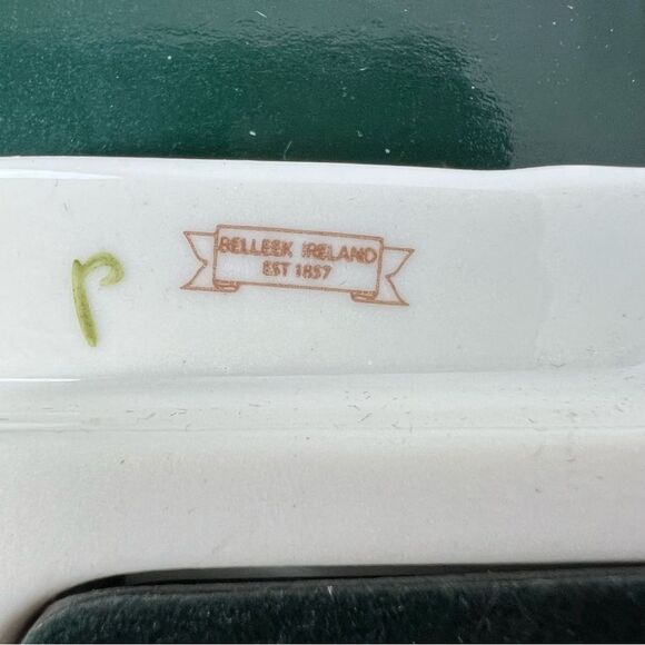 NIB Belleek Shamrock Trellis 3”x5” Parian China Made In Ireland Picture Frame - Picture 6 of 11